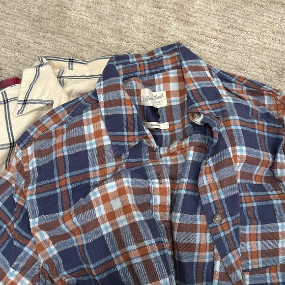Flannel button ups - Picture 7 of 7